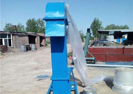 Durable Iron Ore Processing Equipment Bucket Elevator Conveyor Vertical Transmission