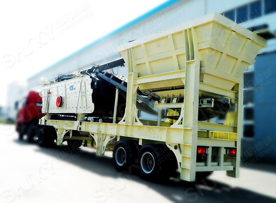 China Mobile Screening Plant Vibrating Screen Complete Functions Well Distributed Discharge supplier