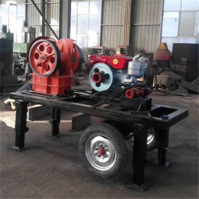 China Small Portable Rock Crushers Primary Mobile Jaw Crusher With Two Plates supplier