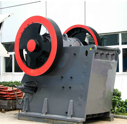China Low Noise Hydraulic Jaw Crusher , Stone Crusher Machine Adjustable Discharge Gate supplier